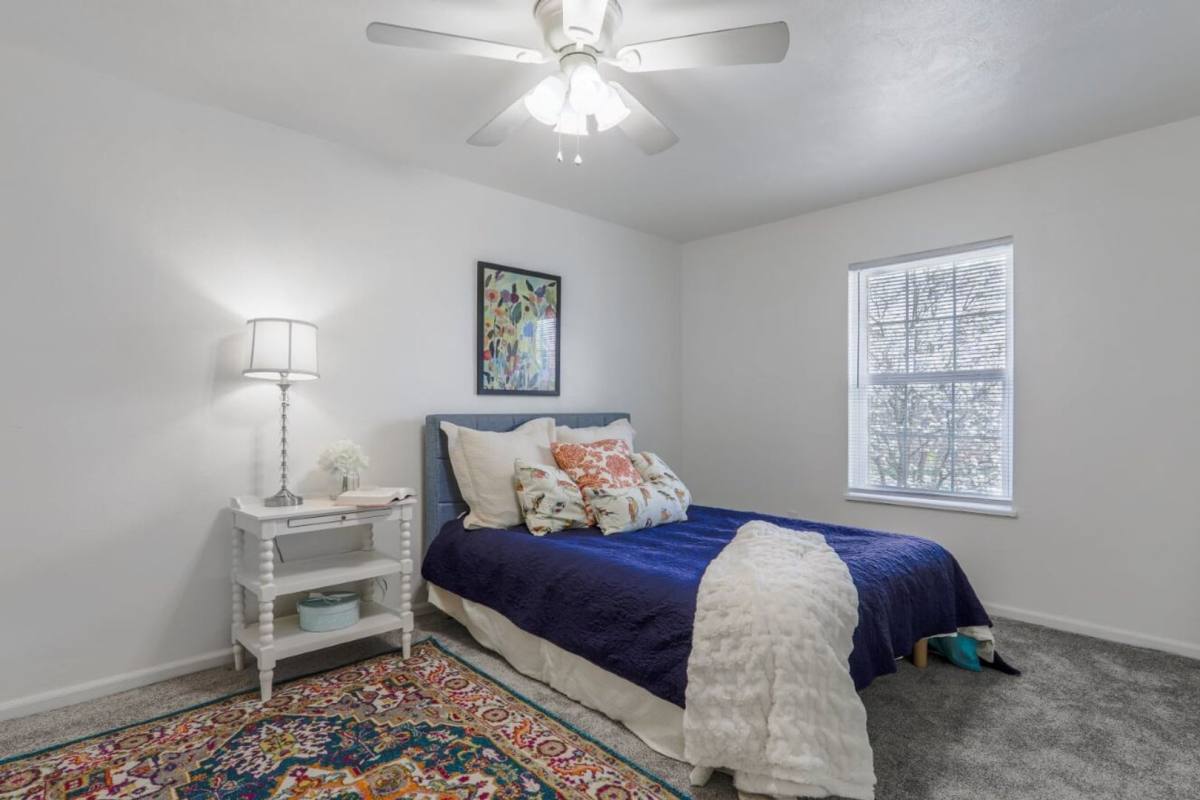 Apartment for rent at 117-E Maple Ave, Dayton, OH 45459