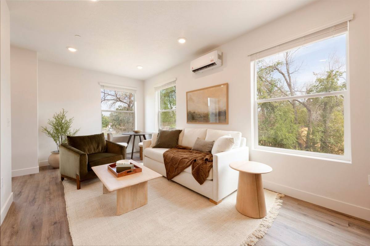 Townhouse for rent at 565 S Redwood Rd, Salt Lake City, UT 84104