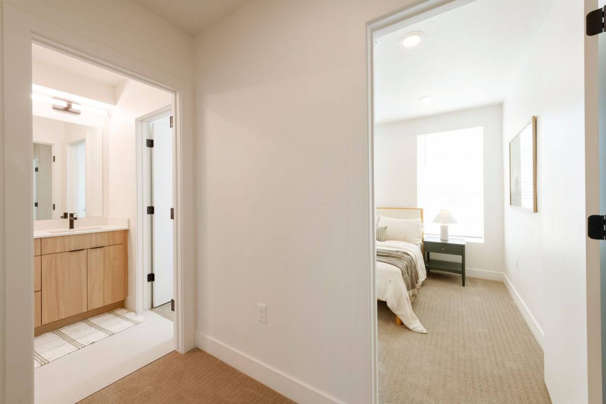 Townhouse for rent at 565 S Redwood Rd, Salt Lake City, UT 84104