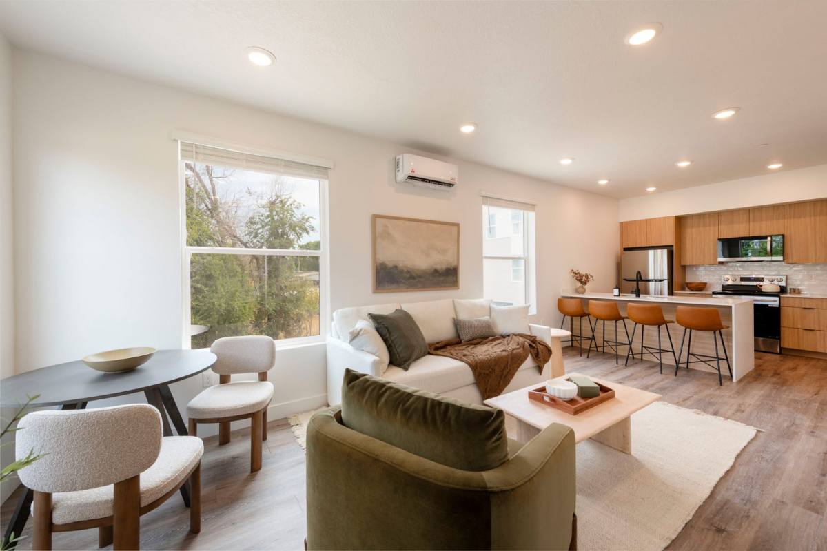 Townhouse for rent at 565 S Redwood Rd, Salt Lake City, UT 84104