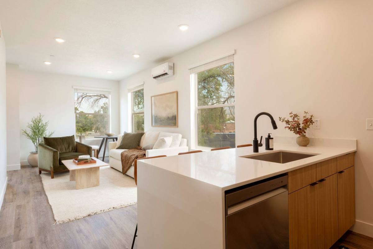 Townhouse for rent at 565 S Redwood Rd, Salt Lake City, UT 84104