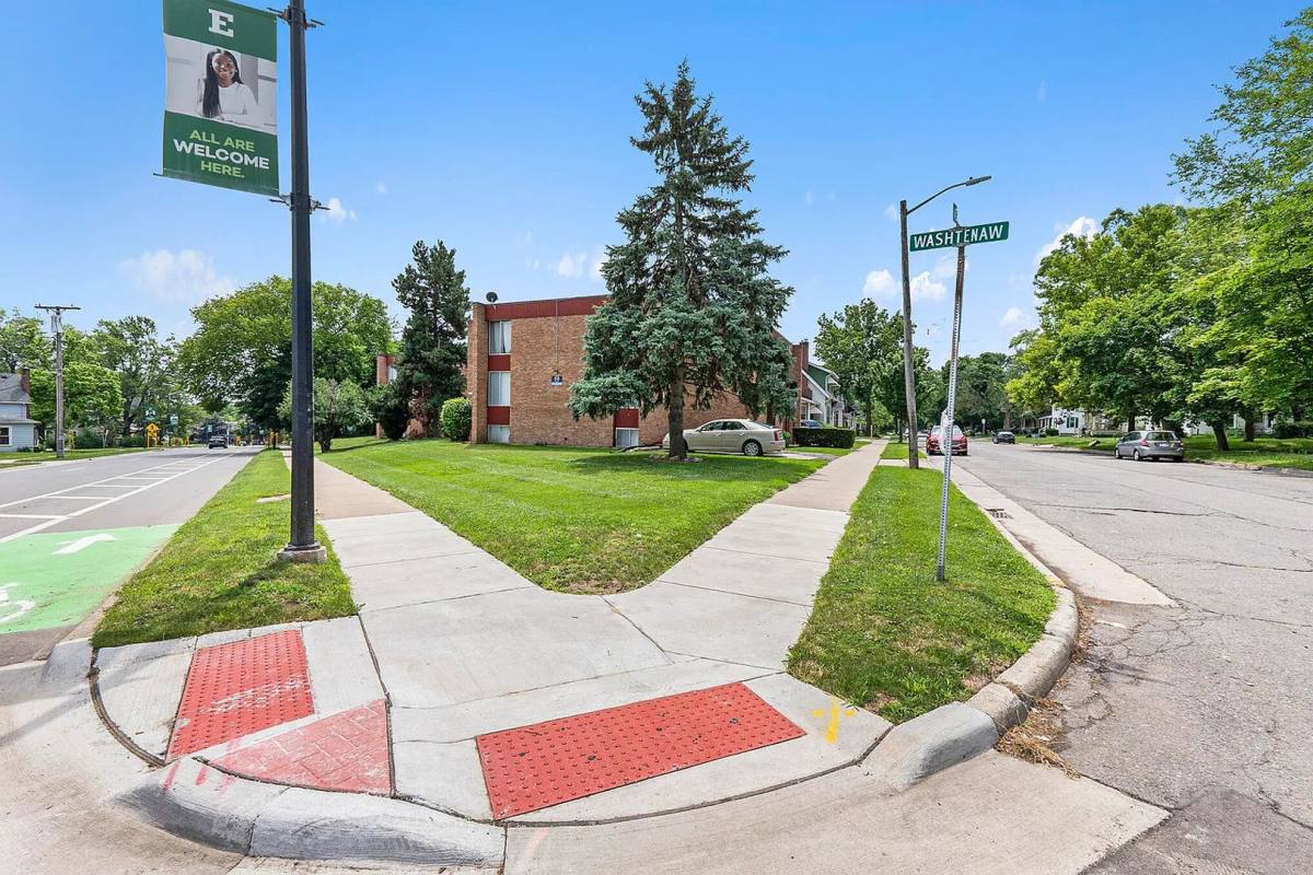 Apartment for rent at 715-777 Washtenaw Rd, Ypsilanti, MI 48197