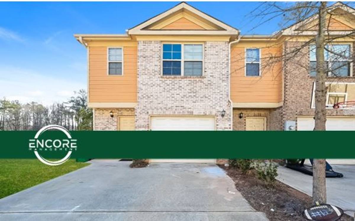 Townhouse for rent at 3100 Bonnes Dr, Lithonia, GA 30038