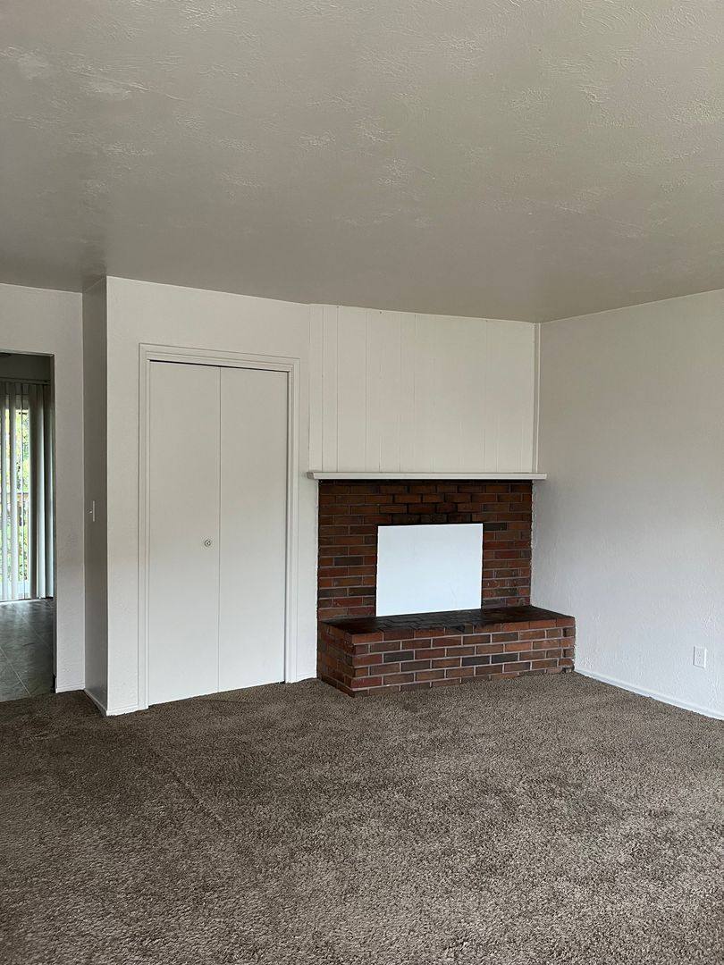 Apartment for rent at 4235 Fir Rest Way NE, Salem, OR 97301