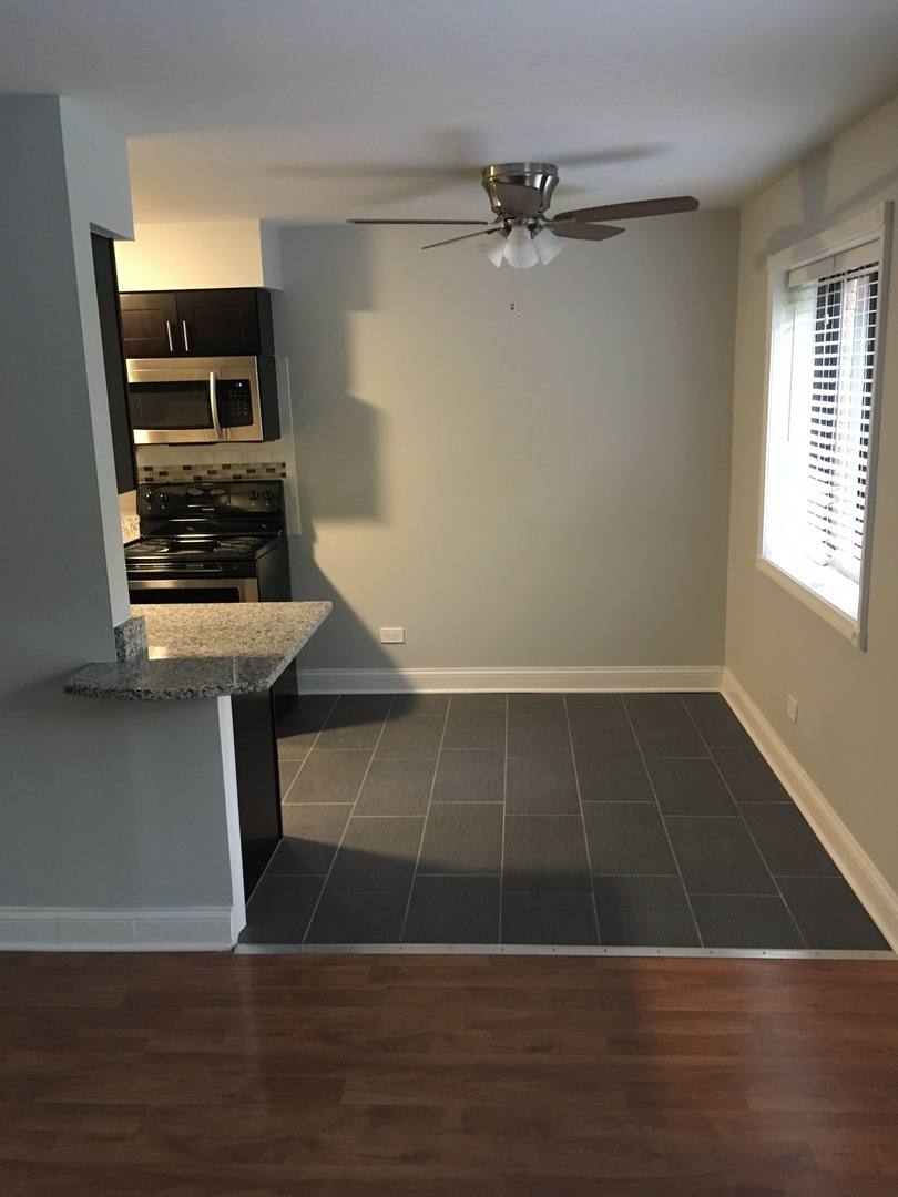 Apartment for rent at 6826 N Ridge Blvd, Chicago, IL 60645