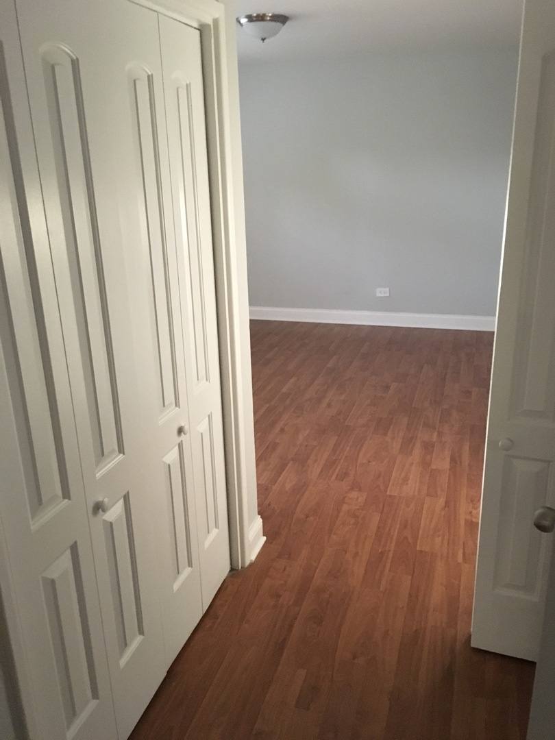 Apartment for rent at 6826 N Ridge Blvd, Chicago, IL 60645
