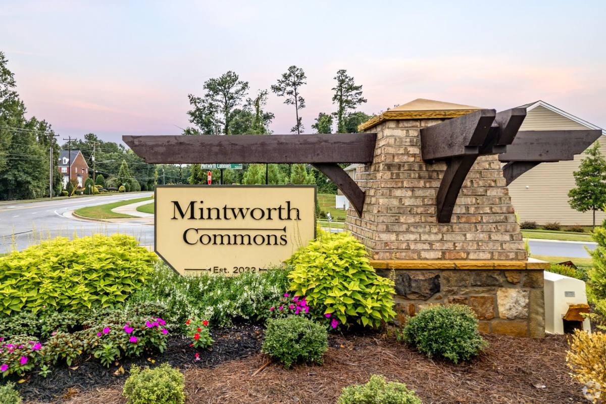 Townhouse for rent at 8204 Mintworth Links Lane, Matthews, NC 28105