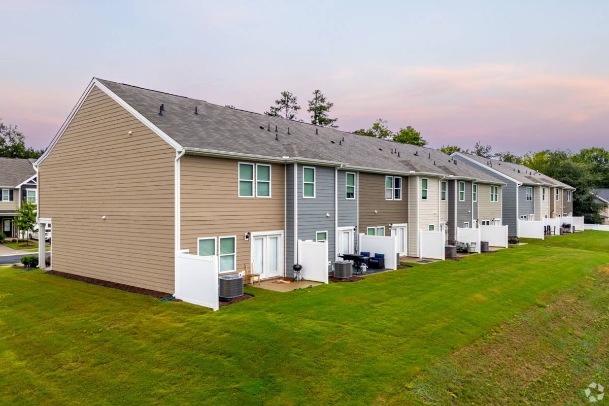 Townhouse for rent at 8204 Mintworth Links Lane, Matthews, NC 28105