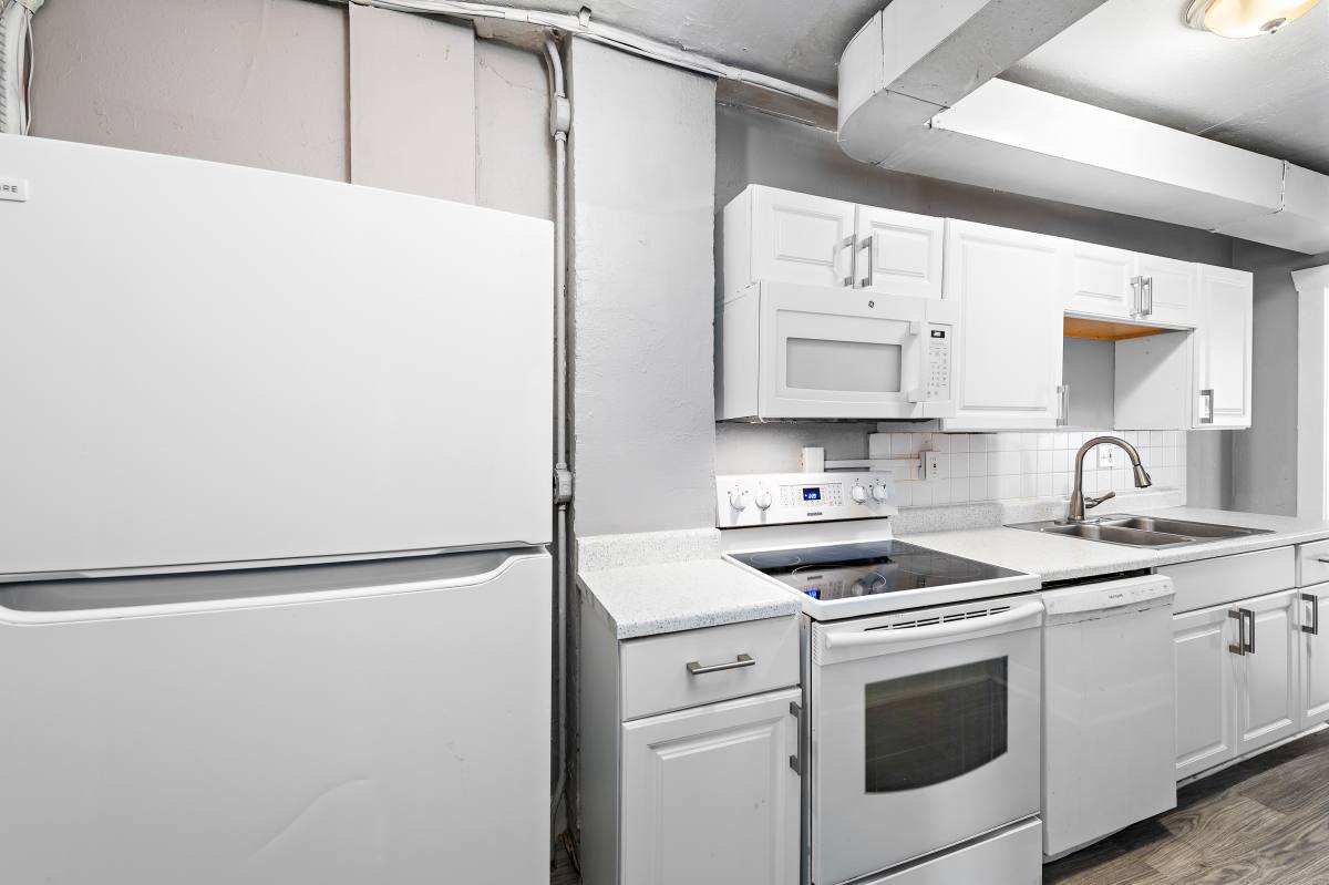 Apartment for rent at 201 W 38th St, Kansas City, MO 64111