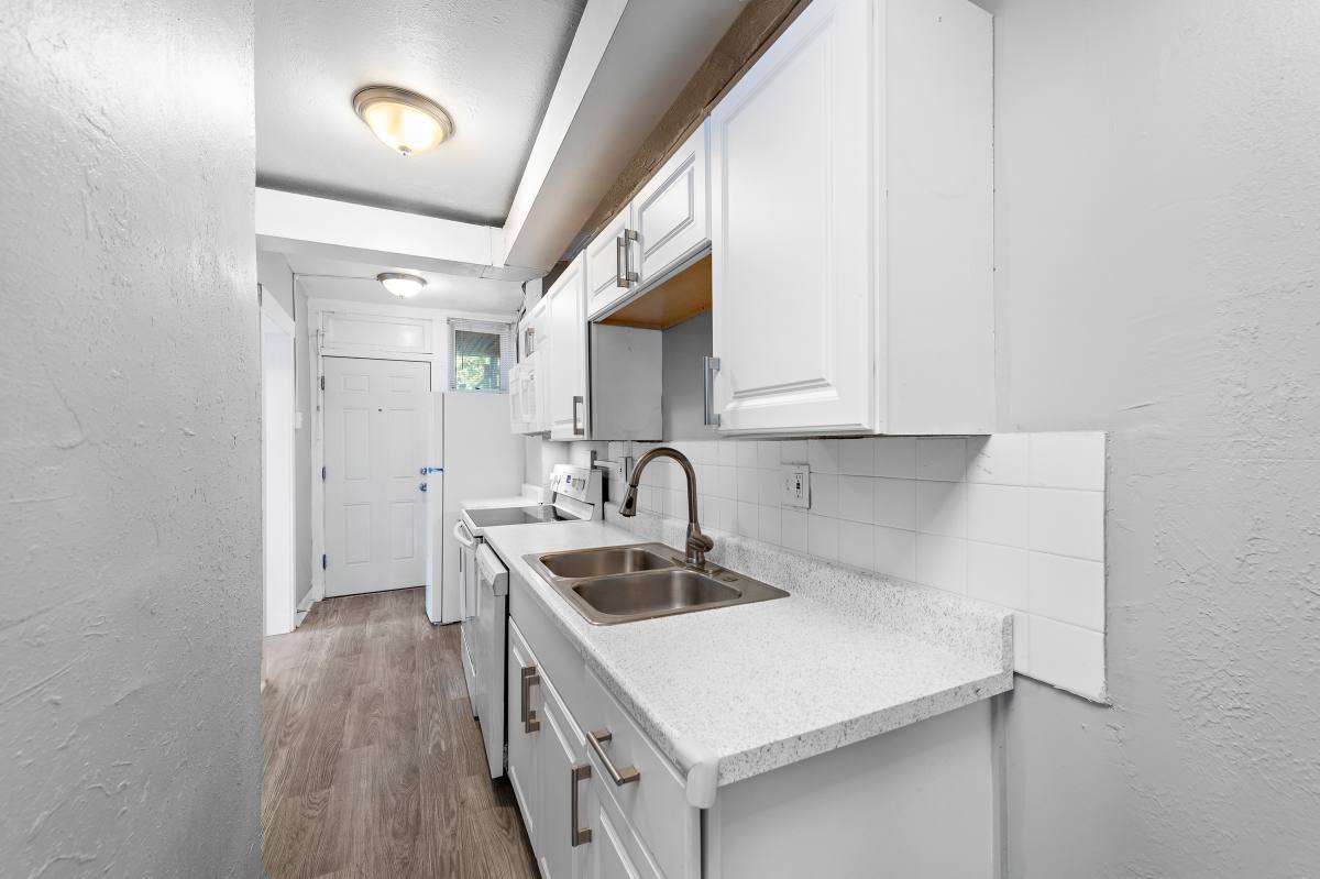 Apartment for rent at 201 W 38th St, Kansas City, MO 64111