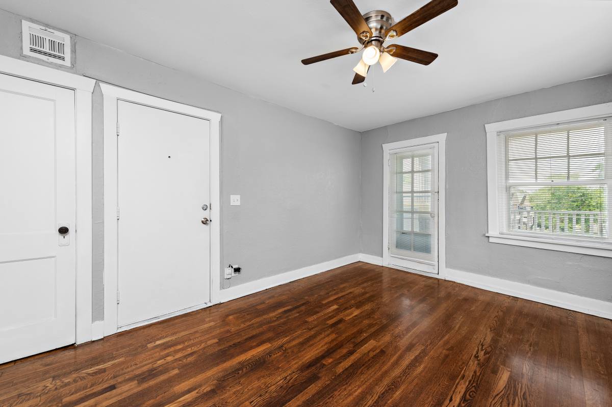 Apartment for rent at 201 W 38th St, Kansas City, MO 64111