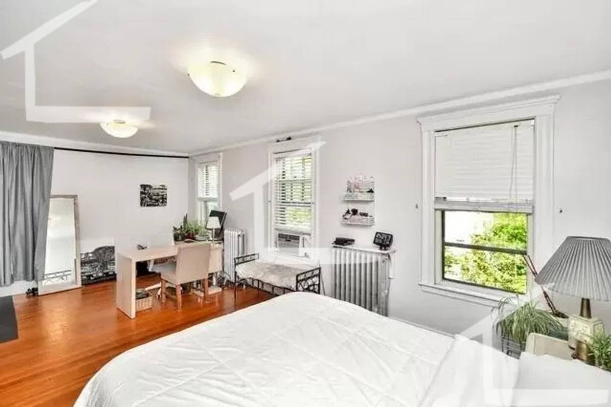 Apartment for rent at 105 Colbourne Crescent #2, Brookline, MA 02445