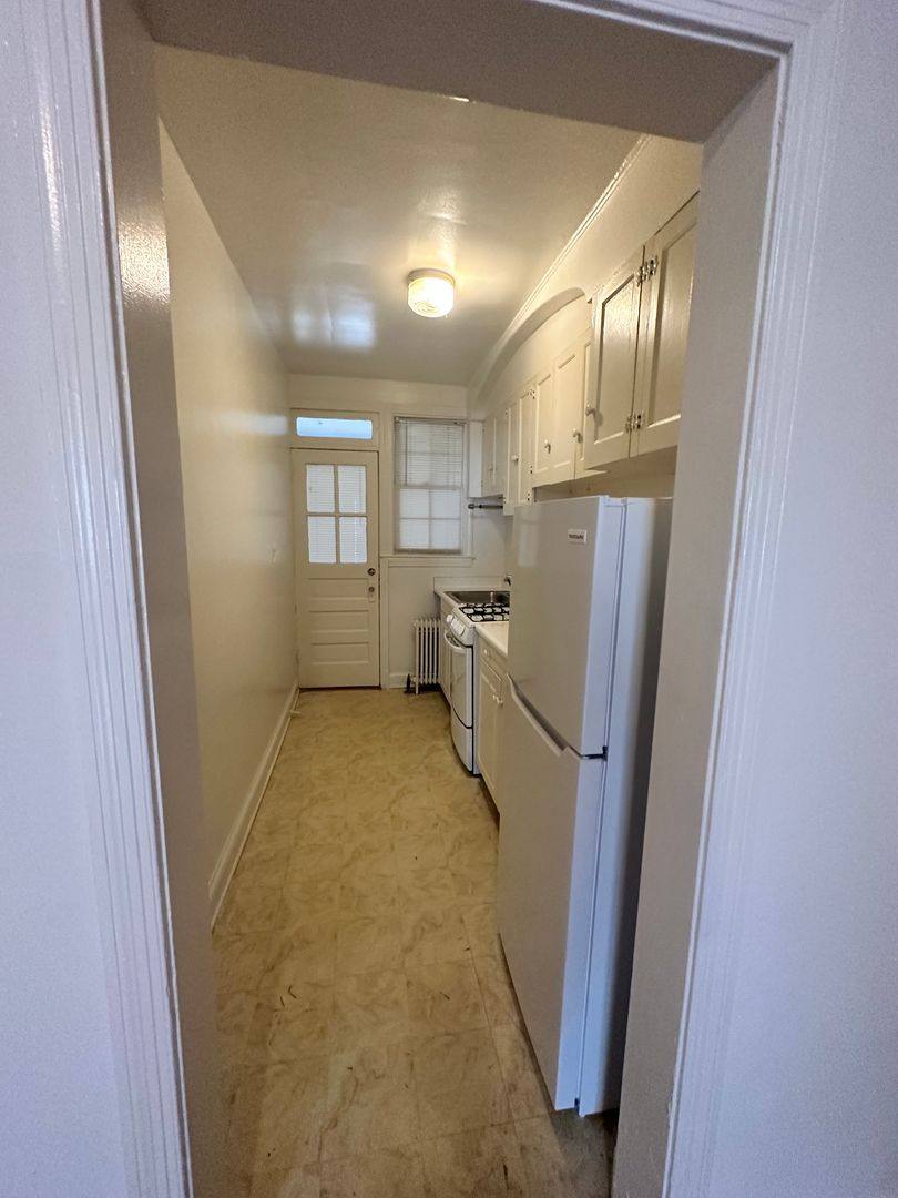 Apartment for rent at 400-426 E Glendale St, Alexandria, VA 22301