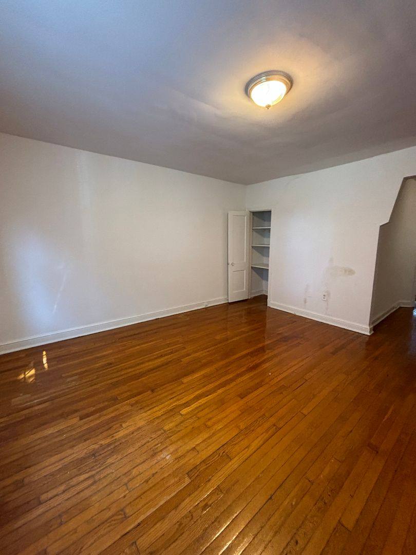 Apartment for rent at 400-426 E Glendale St, Alexandria, VA 22301