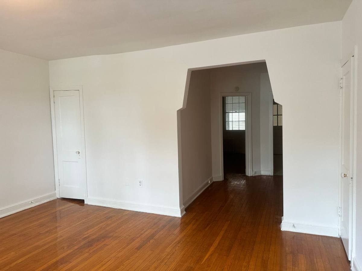 Apartment for rent at 400-426 E Glendale St, Alexandria, VA 22301