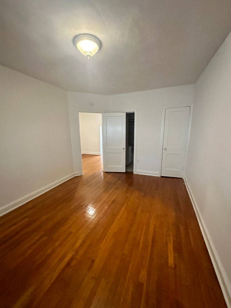 Apartment for rent at 400-426 E Glendale St, Alexandria, VA 22301
