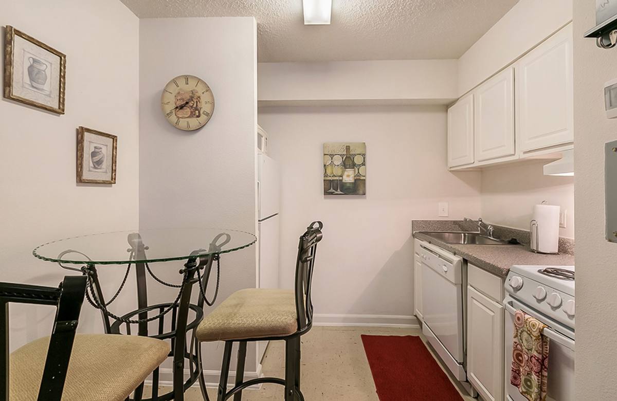 Apartment for rent at 3401 Edenborn, Metairie, LA 70002