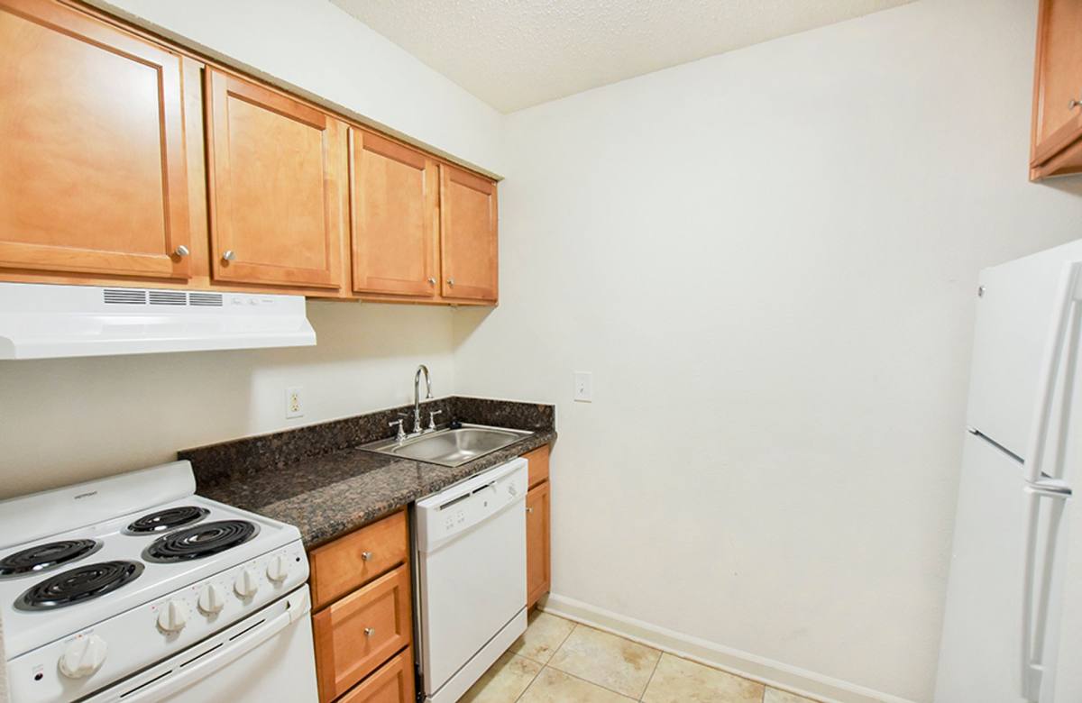 Apartment for rent at 3401 Edenborn, Metairie, LA 70002