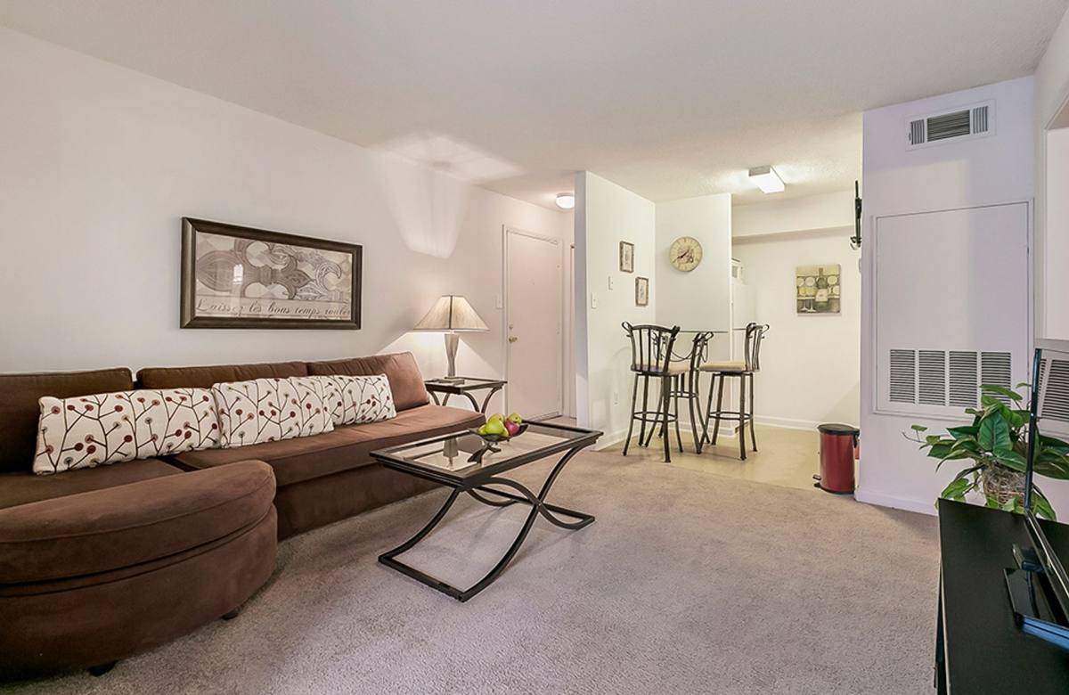 Apartment for rent at 3401 Edenborn, Metairie, LA 70002