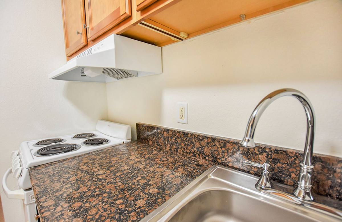 Apartment for rent at 3401 Edenborn, Metairie, LA 70002