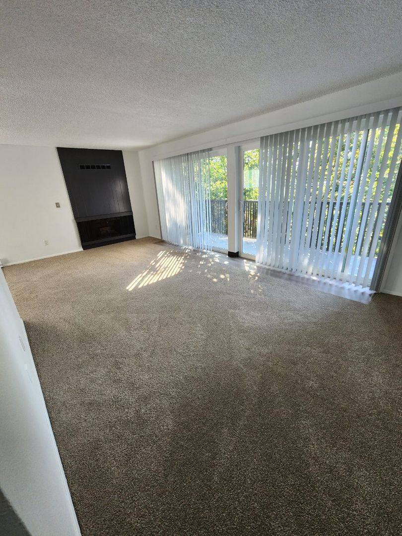 Apartment for rent at 12201 Ambaum Blvd SW, Seattle, WA 98146