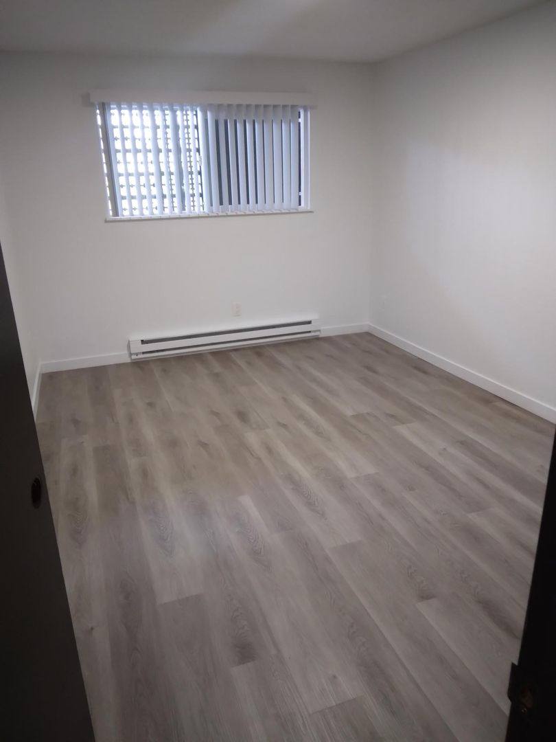 Apartment for rent at 12201 Ambaum Blvd SW, Seattle, WA 98146