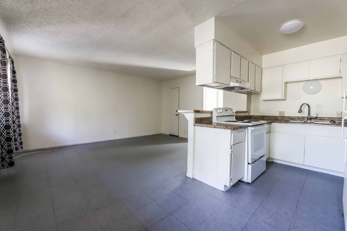 Apartment for rent at 1400 & 1404 E Mesquite Ave, Las Vegas, NV 89101