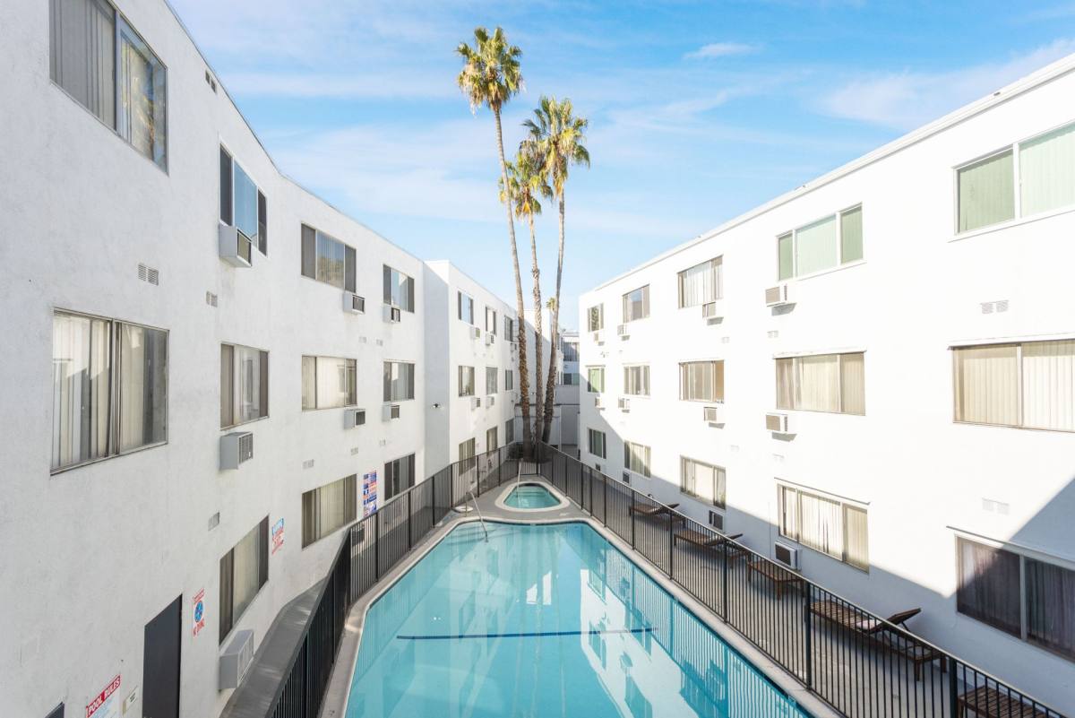 Apartment for rent at 1811 Tamarind Ave, Los Angeles, CA 90028