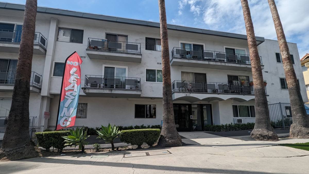 Apartment for rent at 1811 Tamarind Ave, Los Angeles, CA 90028