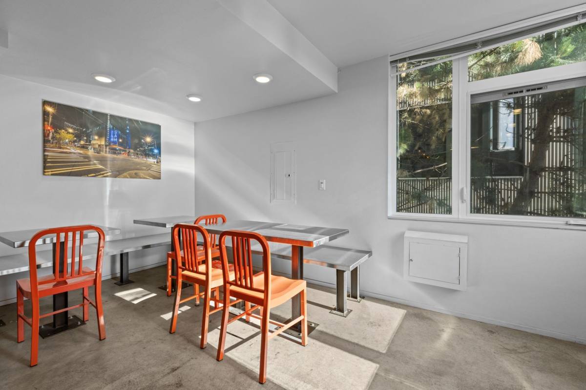 Apartment for rent at 8727 Phinney Ave N, Seattle, WA 98103