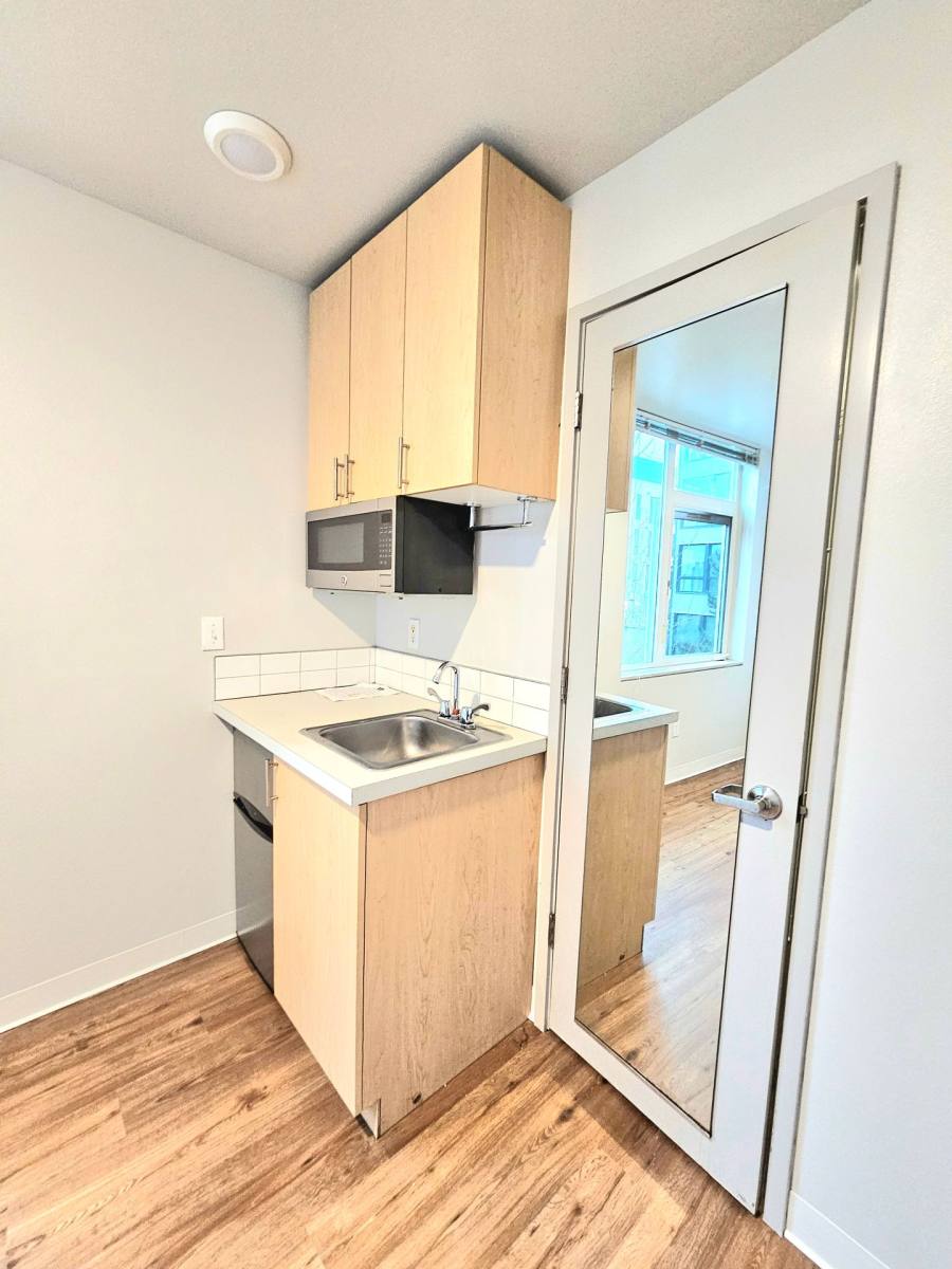Apartment for rent at 8727 Phinney Ave N, Seattle, WA 98103