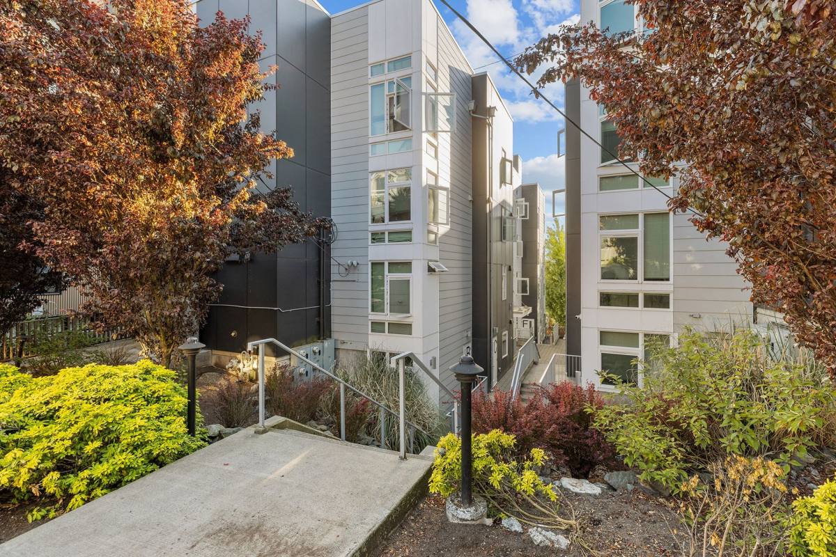 Apartment for rent at 8727 Phinney Ave N, Seattle, WA 98103