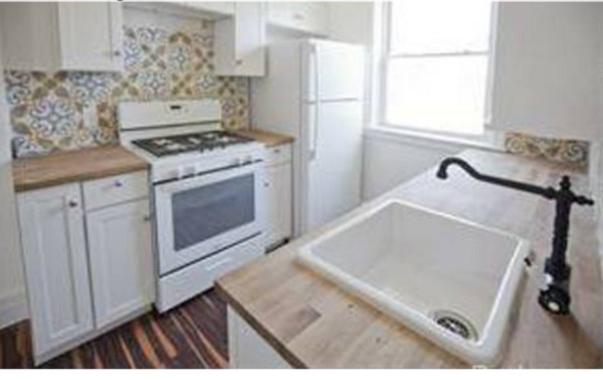 Apartment for rent at 10210 Byron St, Detroit, MI 48202