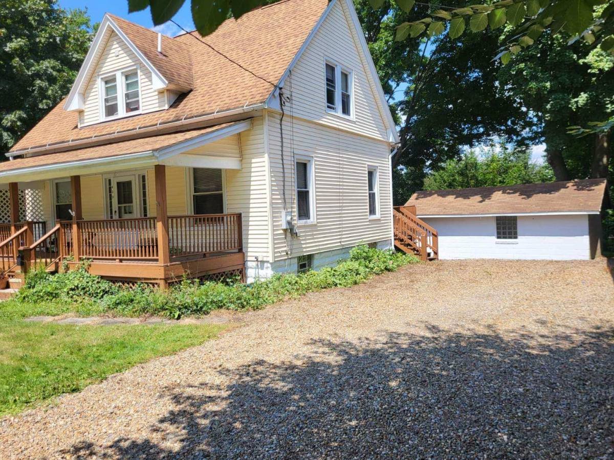 House for rent at 429 Lake St, Kent, OH 44240