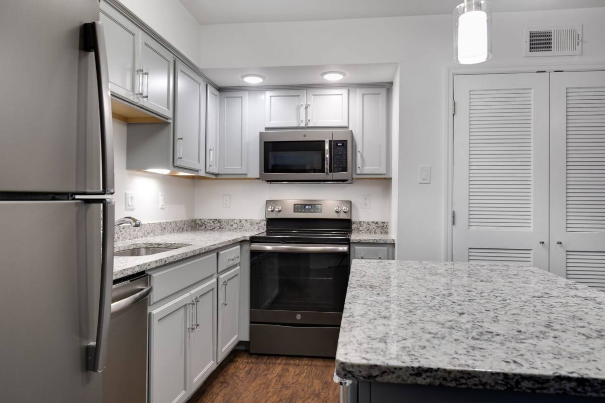 Apartment for rent at 631 Broadmoor Dr, Chesterfield, MO 63017