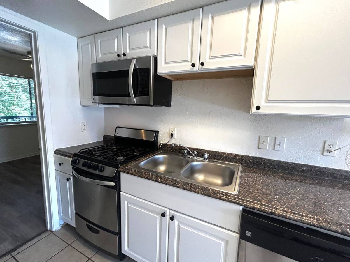 Apartment for rent at 1010 W 23rd St #10, Austin, TX 78705