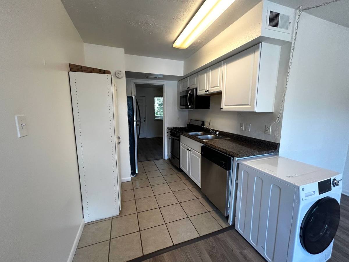 Apartment for rent at 1010 W 23rd St #10, Austin, TX 78705