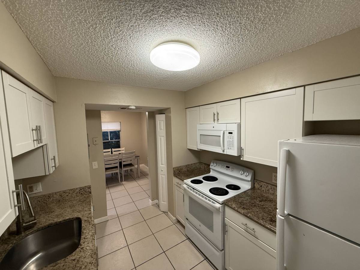 Apartment for rent at 1915 Braman Ave, Fort Myers, FL 33901