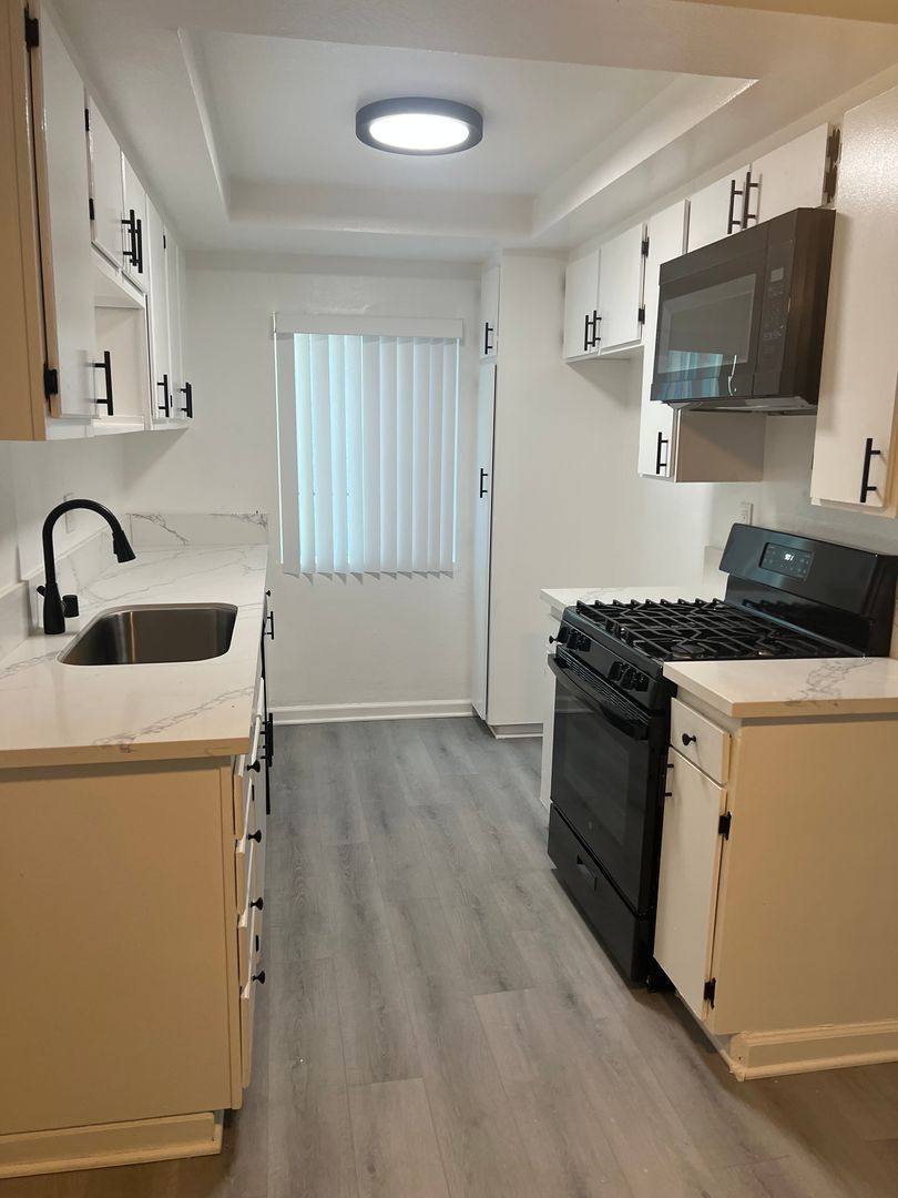 Apartment for rent at 21700 - 21734 Septo St, Chatsworth, CA 91311