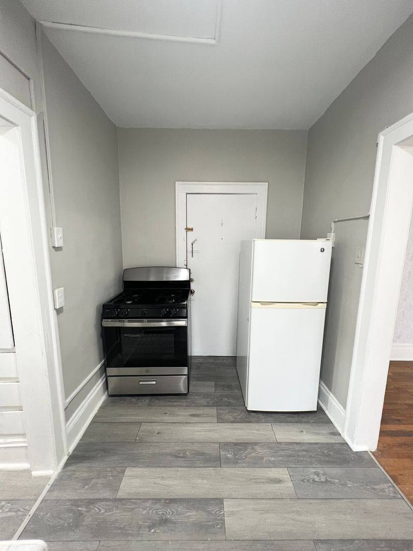 Apartment for rent at 2704 Mayfield Rd, Cleveland, OH 44106