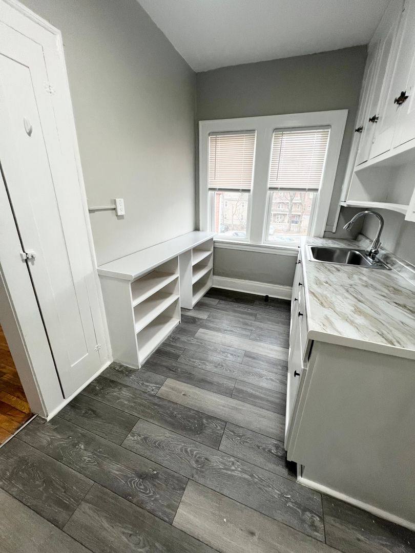 Apartment for rent at 2704 Mayfield Rd, Cleveland, OH 44106