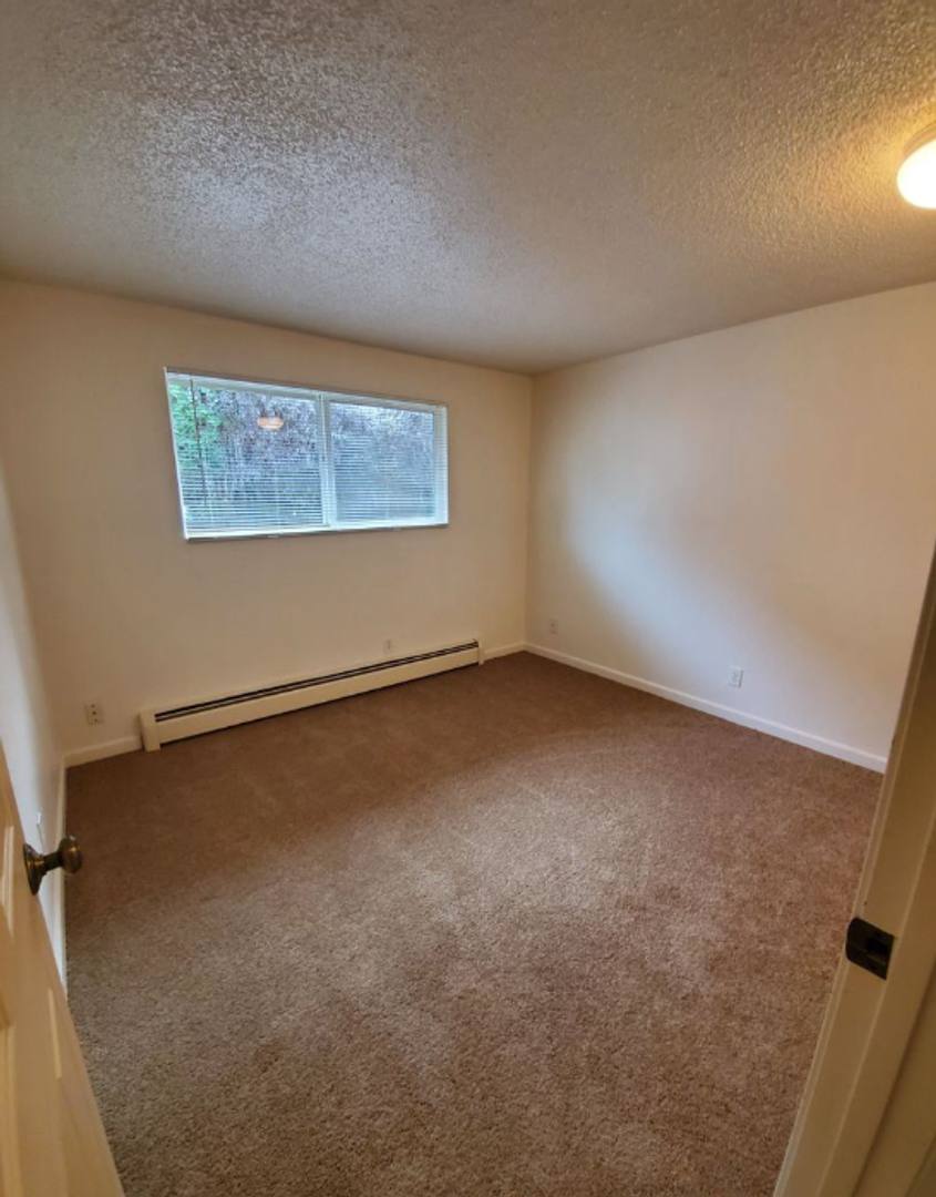 Apartment for rent at 2522 Simpson St SE, Salem, OR 97301