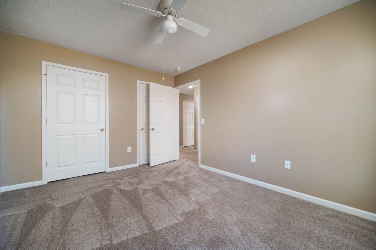 Townhouse for rent at 706 Midway St NW, Hartselle, AL 35640