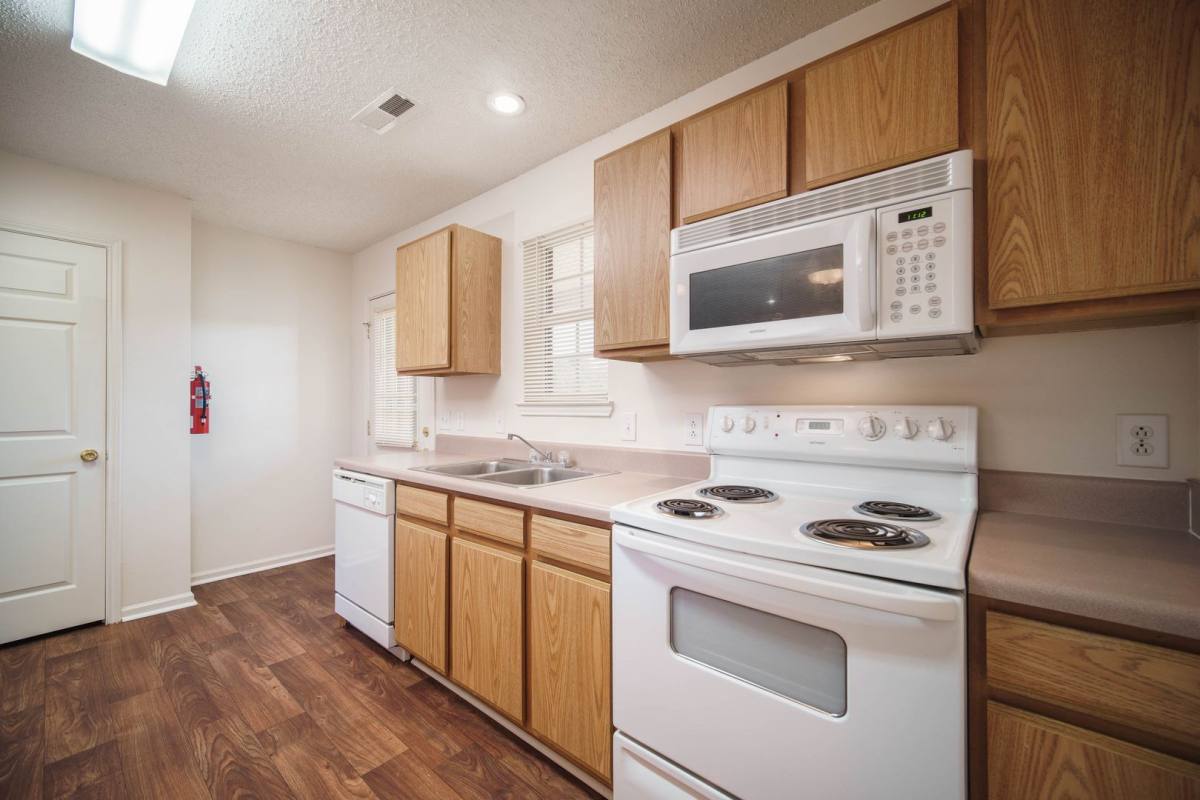 Townhouse for rent at 706 Midway St NW, Hartselle, AL 35640