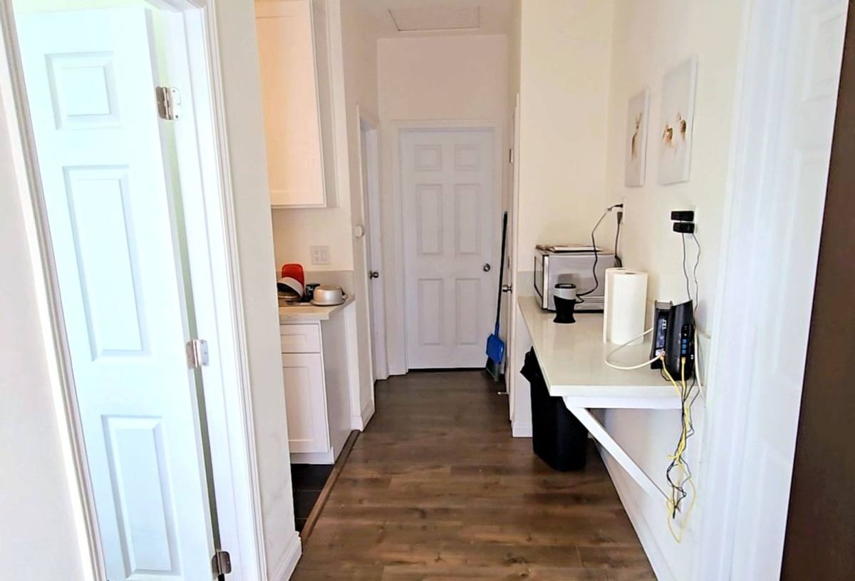 Apartment for rent at 1475 W 28th St, Los Angeles, CA 90007