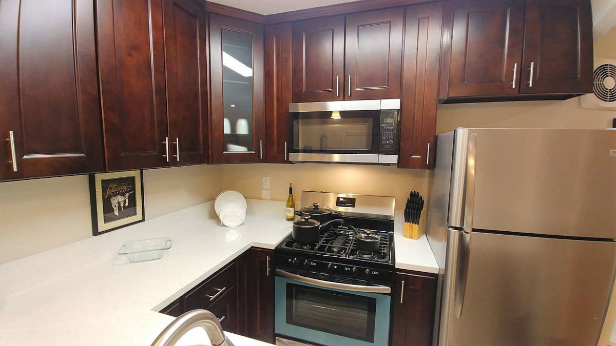 Apartment for rent at 11737 Vanowen St, North Hollywood, CA 91605