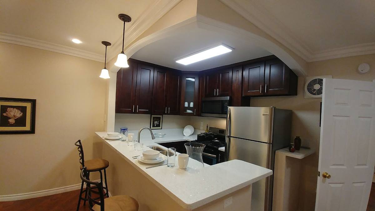 Apartment for rent at 11737 Vanowen St, North Hollywood, CA 91605