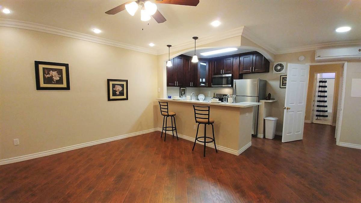 Apartment for rent at 11737 Vanowen St, North Hollywood, CA 91605