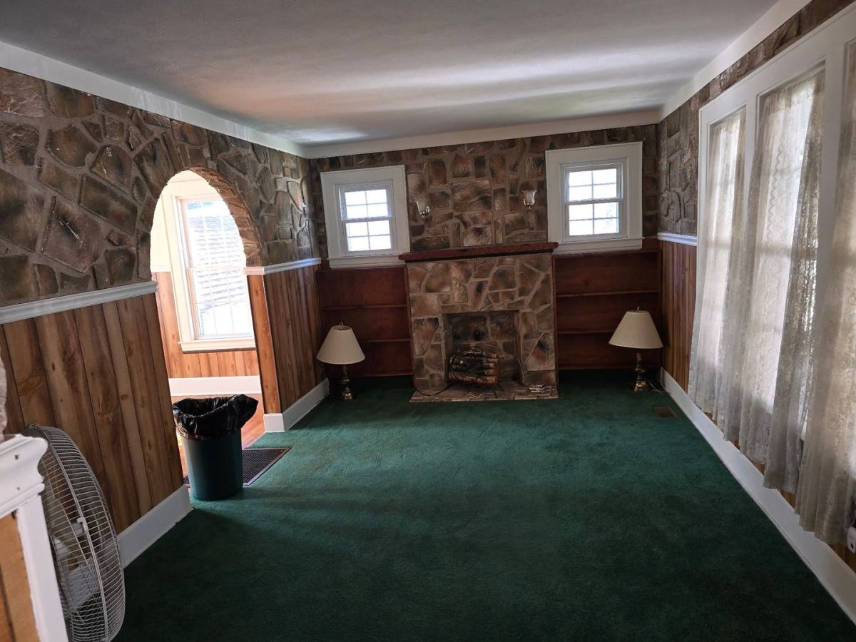 House for rent at 2118 Liberty St, Parkersburg, WV 26101