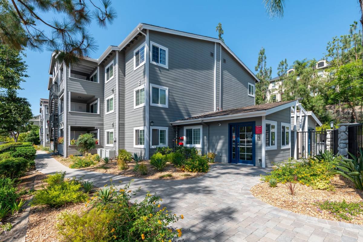 Apartment for rent at 21011 Osterman Rd, Lake Forest, CA 92630